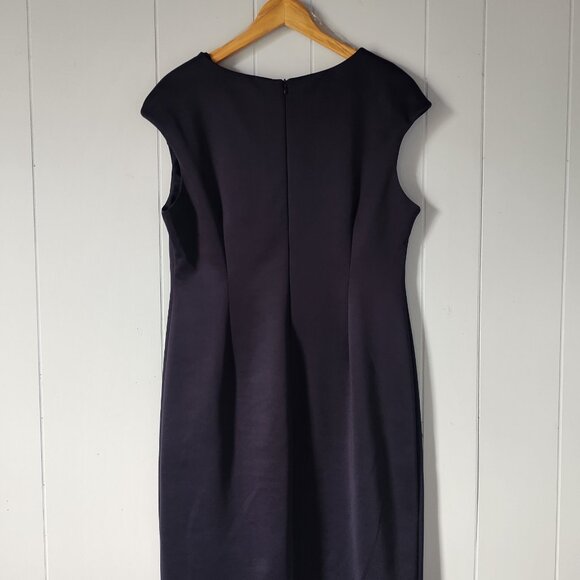 Navy & White Split V-neck Striped Shift Dress - Picture 2 of 8